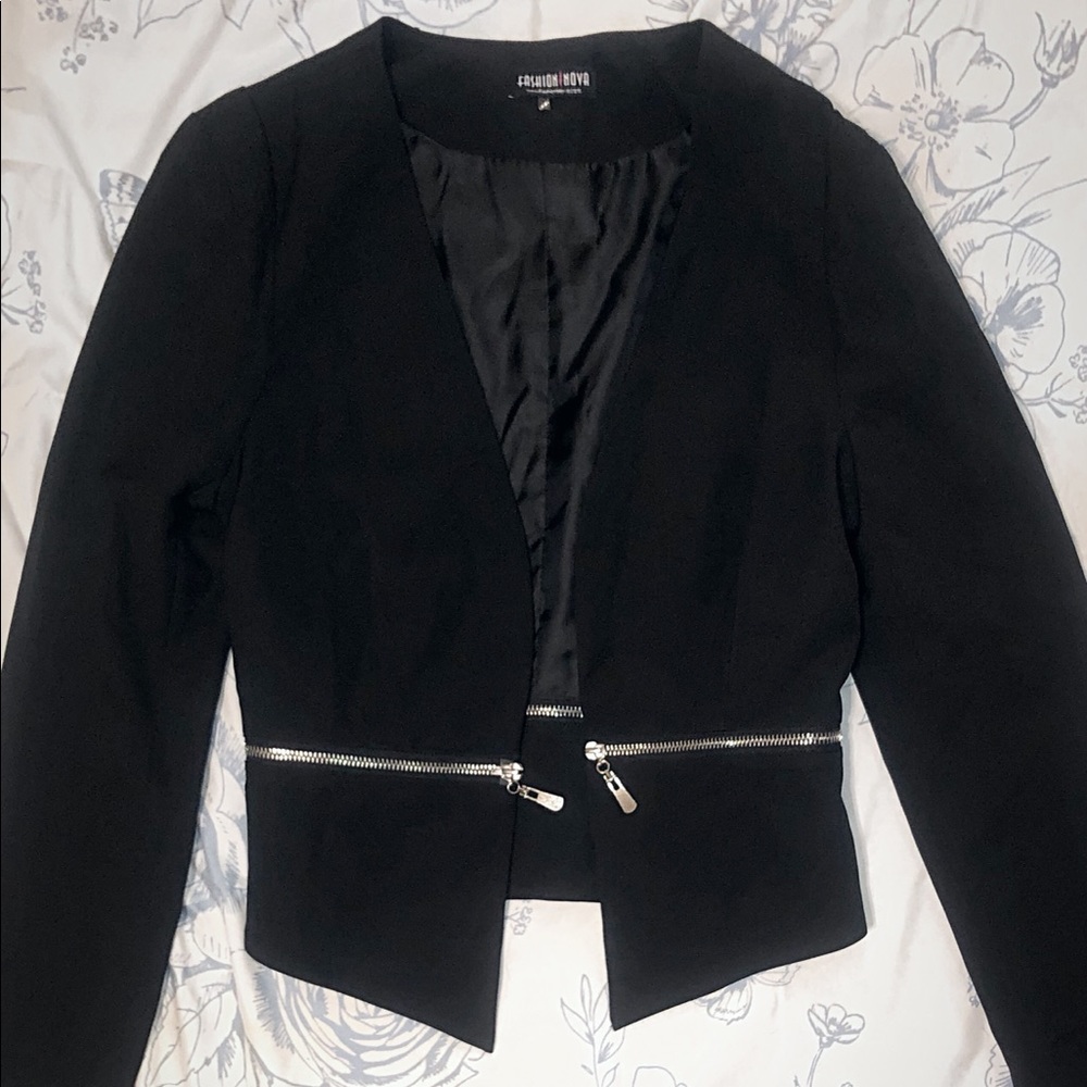 Fashion Nova women’s blazer